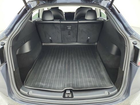 Used 2022 Tesla Model Y Long Range image 25