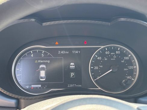 Used 2025 Nissan Versa SV FWD image 38