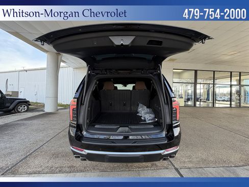 New 2026 Chevrolet Suburban High Country image 38