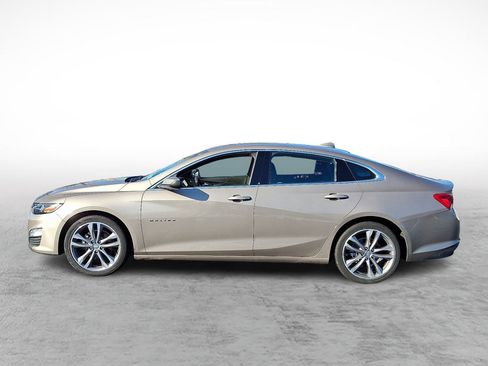 Used 2023 Chevrolet Malibu LT image 2