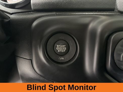 Used 2021 Jeep Gladiator Overland image 16