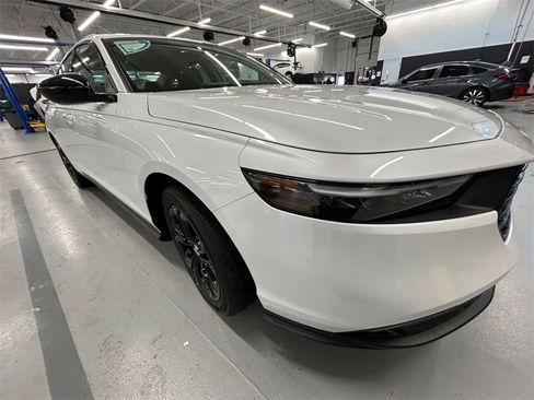 New 2025 Honda Accord SE image 23