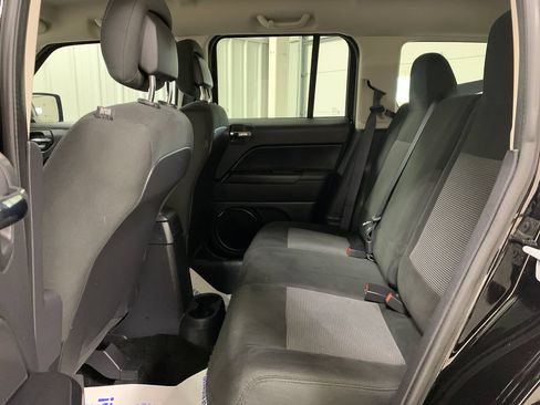 Used 2016 Jeep Patriot Sport w/ Power Value Group AWD/4WD image 19