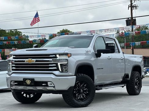 Used 2022 Chevrolet Silverado 2500 High Country AWD/4WD image 3