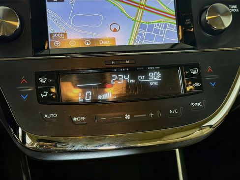 Used 2017 Toyota Avalon XLE Premium FWD image 23