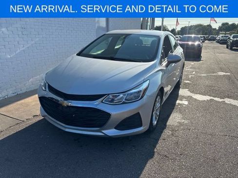 Used 2019 Chevrolet Cruze LS w/ LS Convenience Package FWD image 1