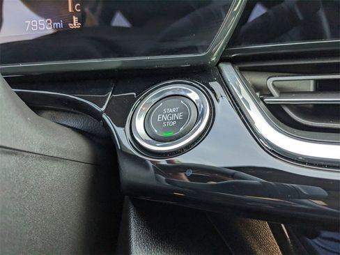 Used 2025 Chevrolet Trax RS image 27