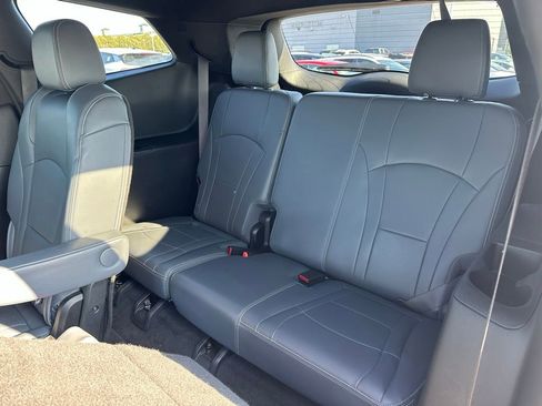 Used 2024 Buick Enclave Premium image 30