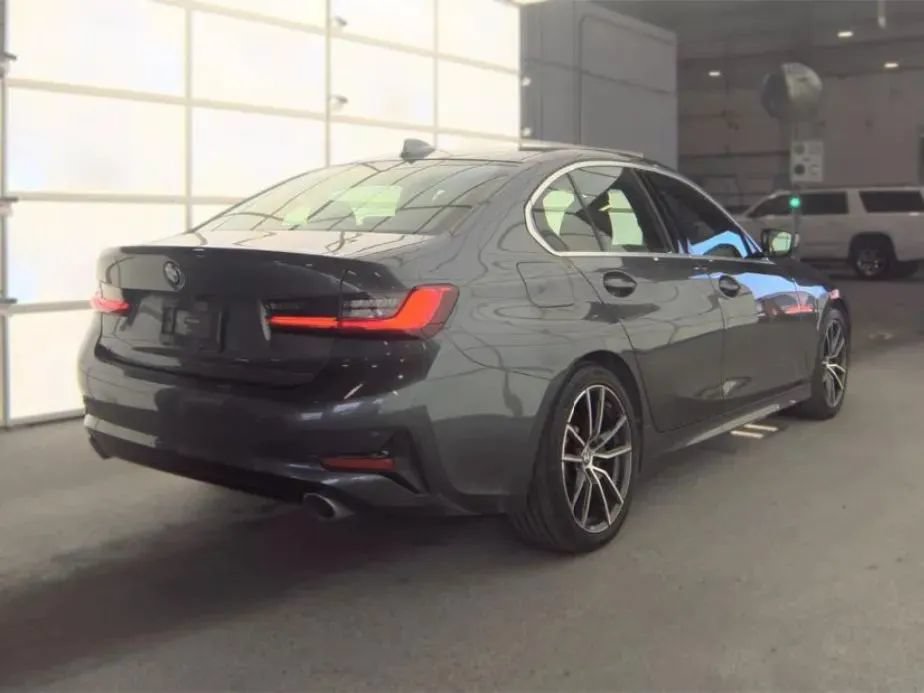 Used 2021 BMW 330i Sedan w/ Driving Assistance Package RWD image 4