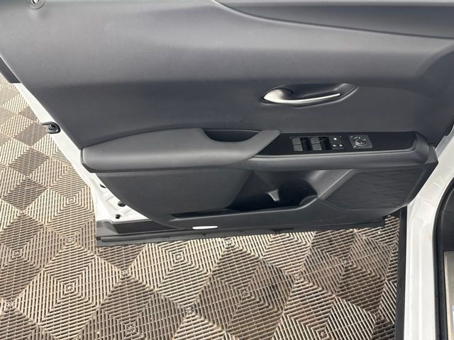 Used 2019 Lexus UX 200 F Sport w/ F Sport Premium Package FWD image 20