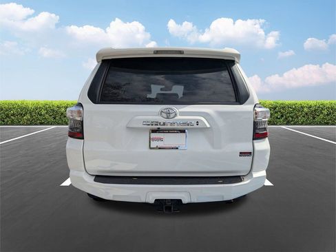 Certified 2022 Toyota 4Runner SR5 image 5