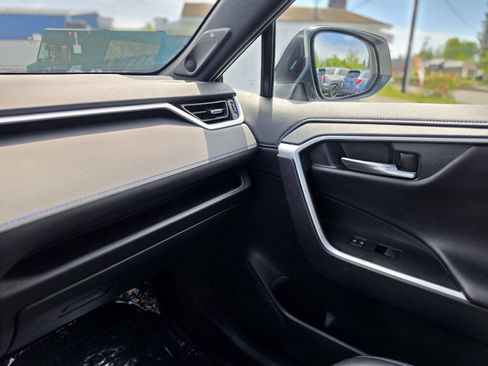 Used 2021 Toyota RAV4 XSE AWD/4WD image 21