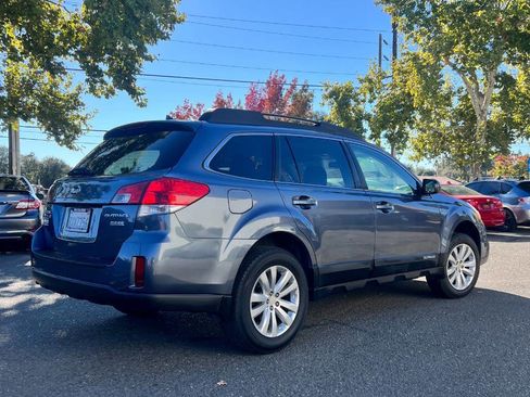 Used 2014 Subaru Outback 2.5i Premium image 4