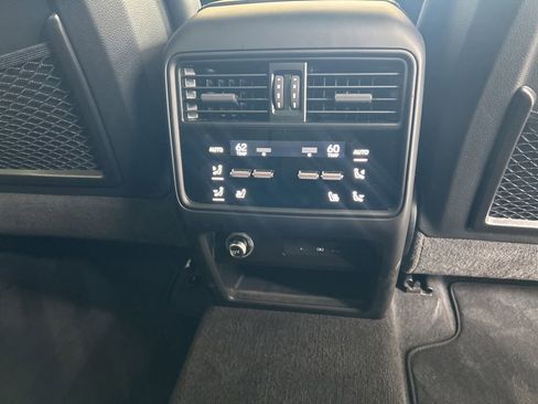 Used 2025 Porsche Cayenne S image 30