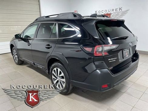 Used 2023 Subaru Outback Premium AWD/4WD image 4