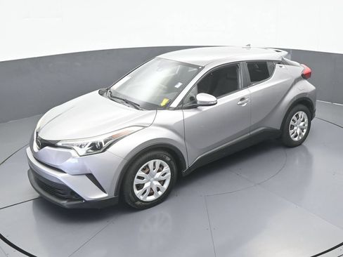 Used 2019 Toyota C-HR LE FWD image 40