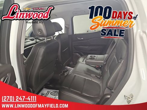Used 2023 GMC Acadia SLT FWD image 12