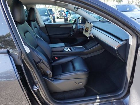 Used 2024 Tesla Model Y Long Range image 3