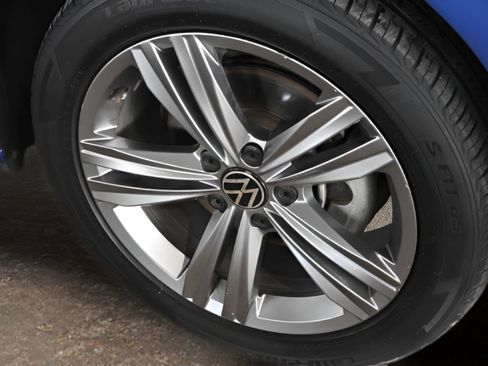 Used 2024 Volkswagen Jetta SE image 30