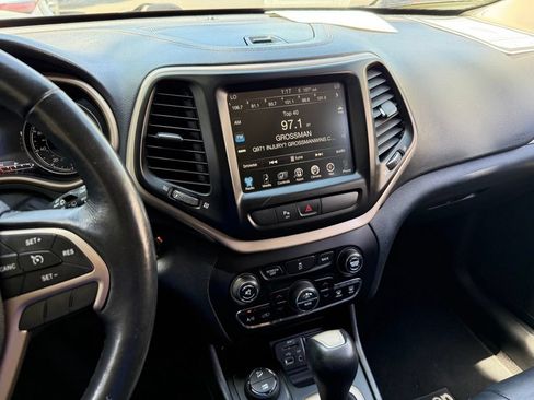 Used 2016 Jeep Cherokee Limited w/ Trailer Tow Group AWD/4WD image 20