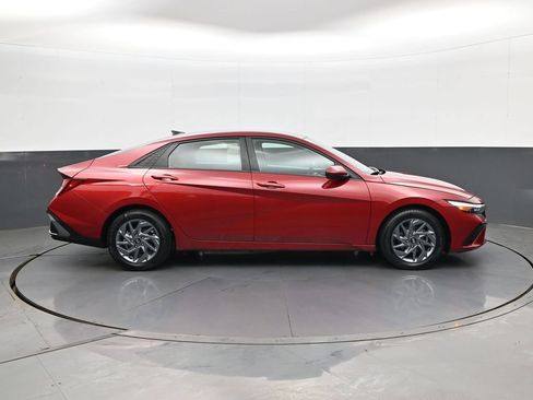Certified 2024 Hyundai Elantra SEL FWD image 4