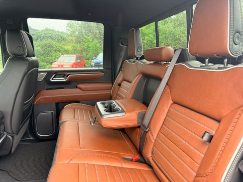 New 2026 GMC Sierra 2500 Denali Ultimate w/ Max Trailering Package image 9