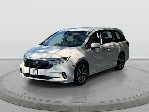 Used 2023 Honda Odyssey Touring image 3