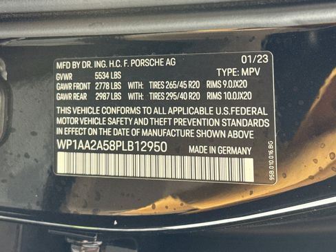 Used 2023 Porsche Macan AWD/4WD image 37
