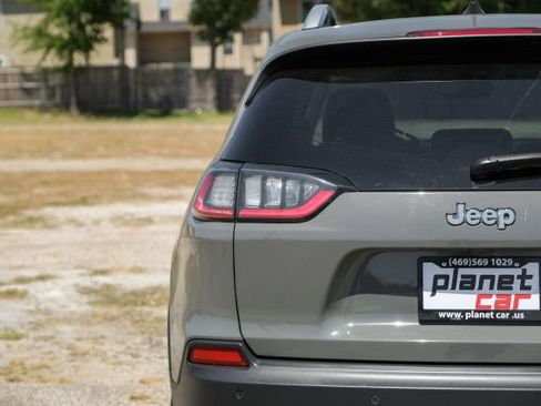 Used 2021 Jeep Cherokee Latitude Lux w/ Sun & Sound Group image 46