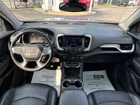 Used 2024 GMC Terrain SLT FWD image 17