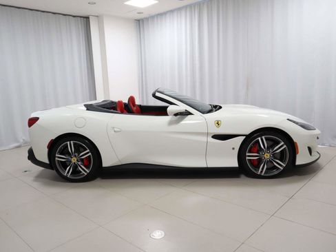 Certified 2020 Ferrari Portofino image 8