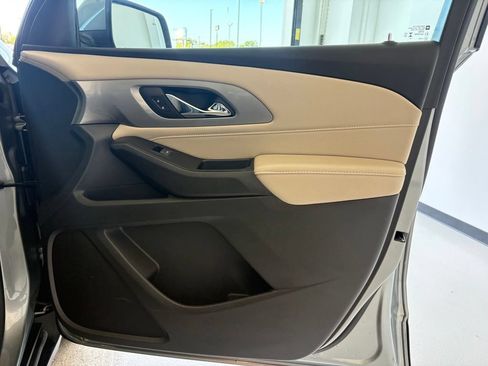 Used 2023 Chevrolet Traverse LS FWD image 35