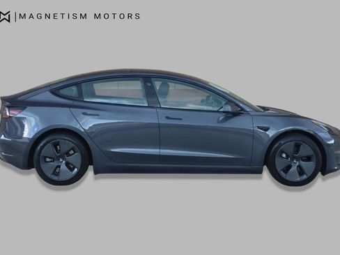 Used 2023 Tesla Model 3 Standard Range RWD image 3