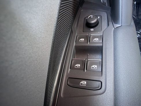 Used 2025 Volkswagen Tiguan SE R-Line AWD/4WD image 26