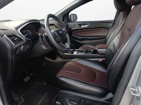 Used 2020 Ford Edge Titanium w/ Equipment Group 301A FWD image 19