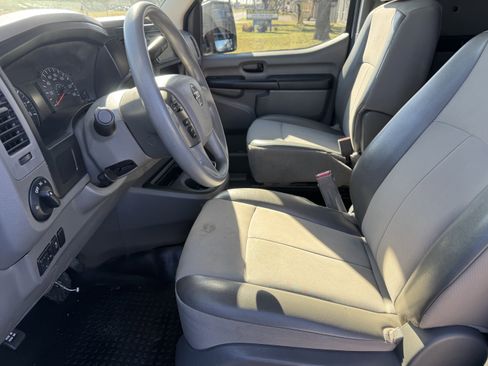 Used 2018 Nissan NV 3500 SL w/ Navigation Package image 13