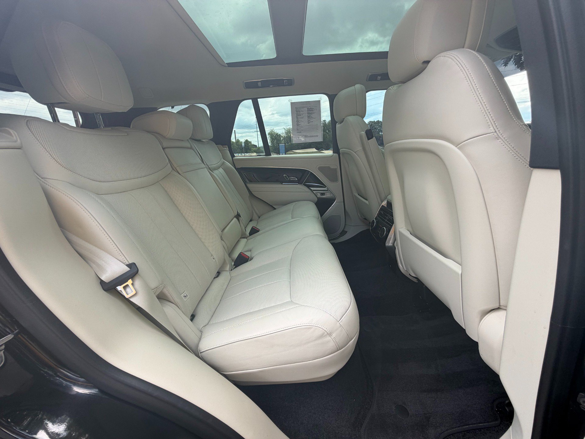 Used 2025 Land Rover Range Rover SE AWD/4WD image 27