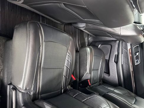 Used 2017 Ford Explorer Platinum image 20