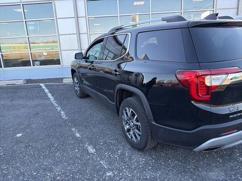 Used 2023 GMC Acadia SLT w/ Preferred Package AWD/4WD image 3