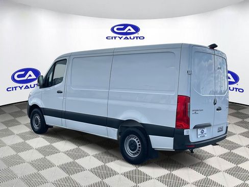 Used 2022 Mercedes-Benz Sprinter 1500 image 6