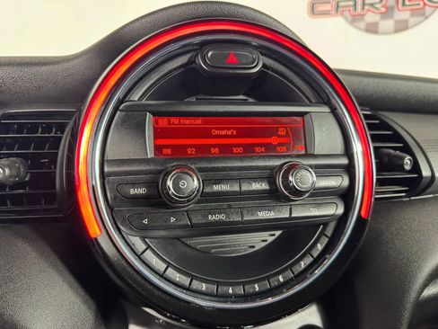 Used 2016 MINI Cooper 2-Door Hardtop image 16