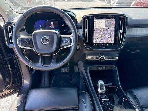 Used 2023 Volvo XC40 B5 Plus AWD/4WD image 25