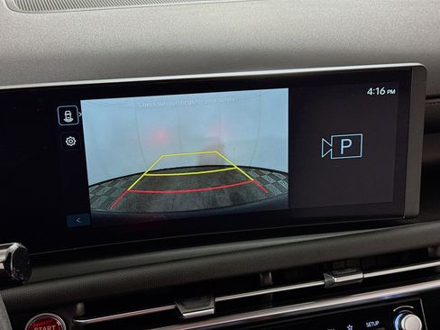 Used 2025 Hyundai Santa Cruz SEL image 2