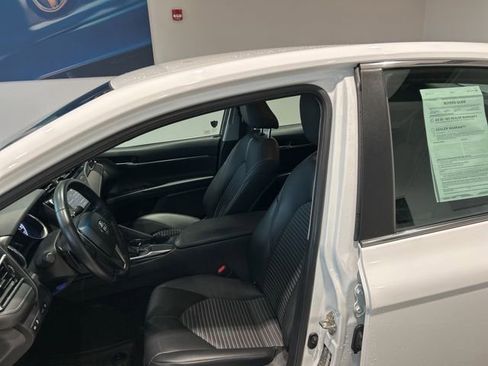Used 2018 Toyota Camry SE image 13