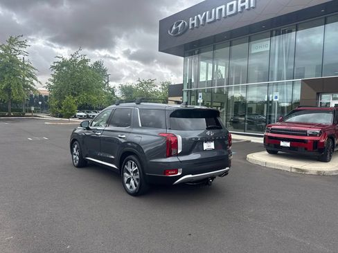 Used 2021 Hyundai Palisade SEL w/ Premium Package AWD/4WD image 4