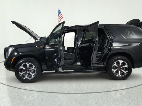 New 2026 GMC Yukon AT4 Ultimate AWD/4WD image 6