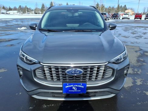 Used 2025 Ford Escape Platinum image 9