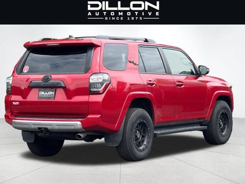 Used 2021 Toyota 4Runner TRD Off-Road Premium w/ Moonroof Package AWD/4WD image 4