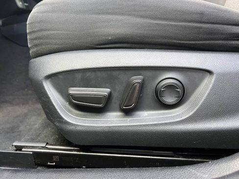 Used 2020 Toyota Camry LE image 20