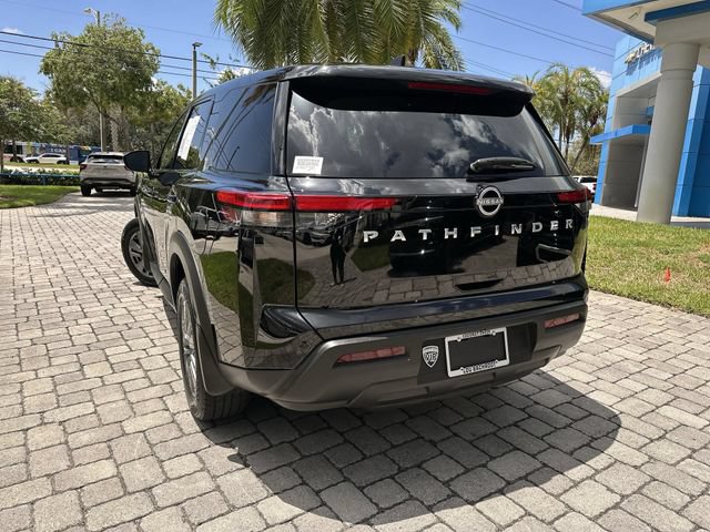 Used 2025 Nissan Pathfinder S FWD image 12